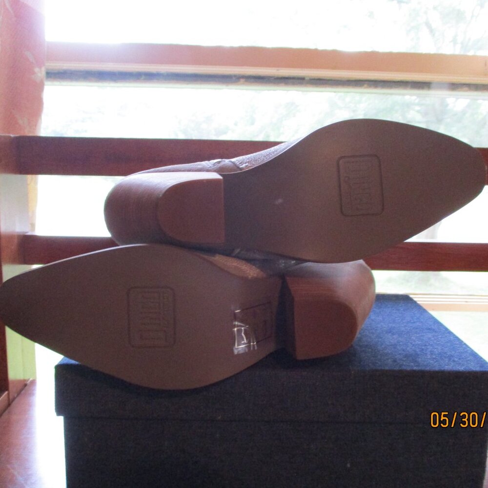 TOOTSIE Cowgirl Boots - Picture 10 of 13